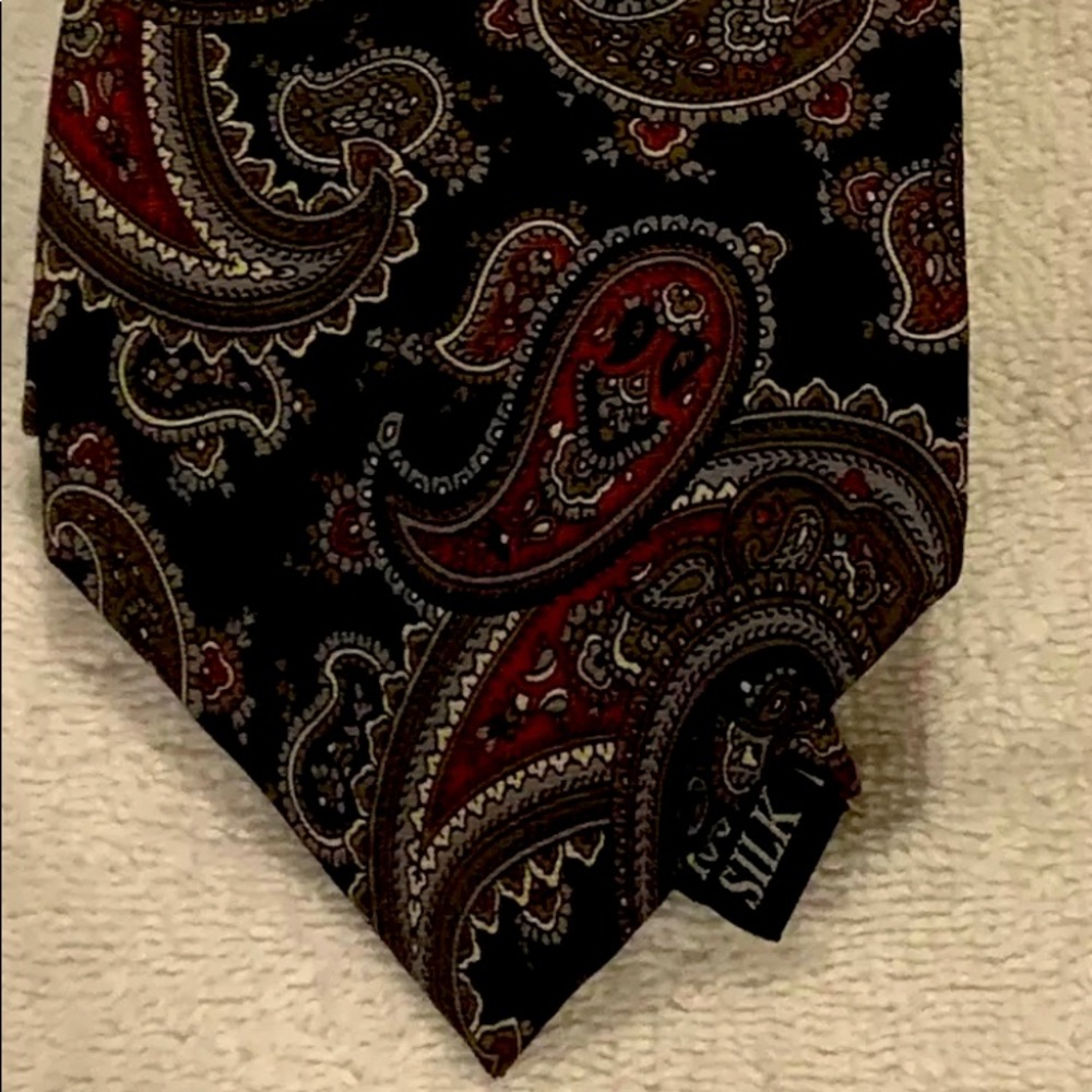 New Black Red Green Andre Calentino 100% Silk Tie